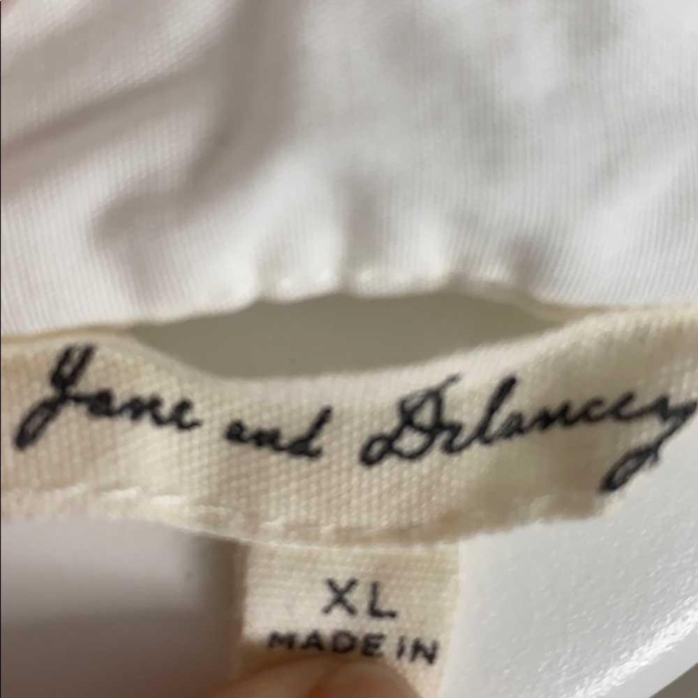 Clean sharp white blouse - Picture 4 of 5
